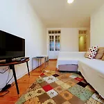Daire Bairro Alto & Flats By Village Lisboa